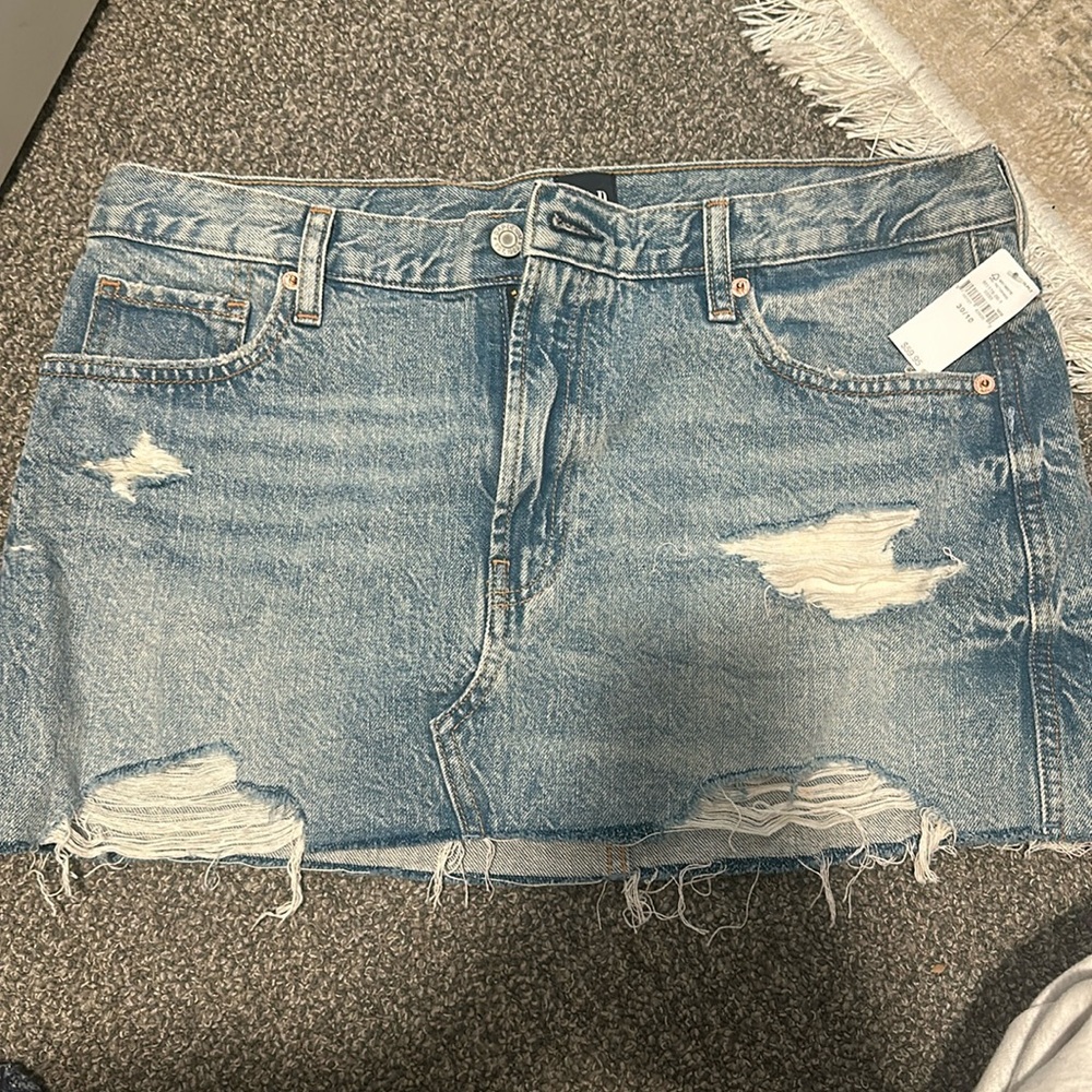 Gap mini skirt